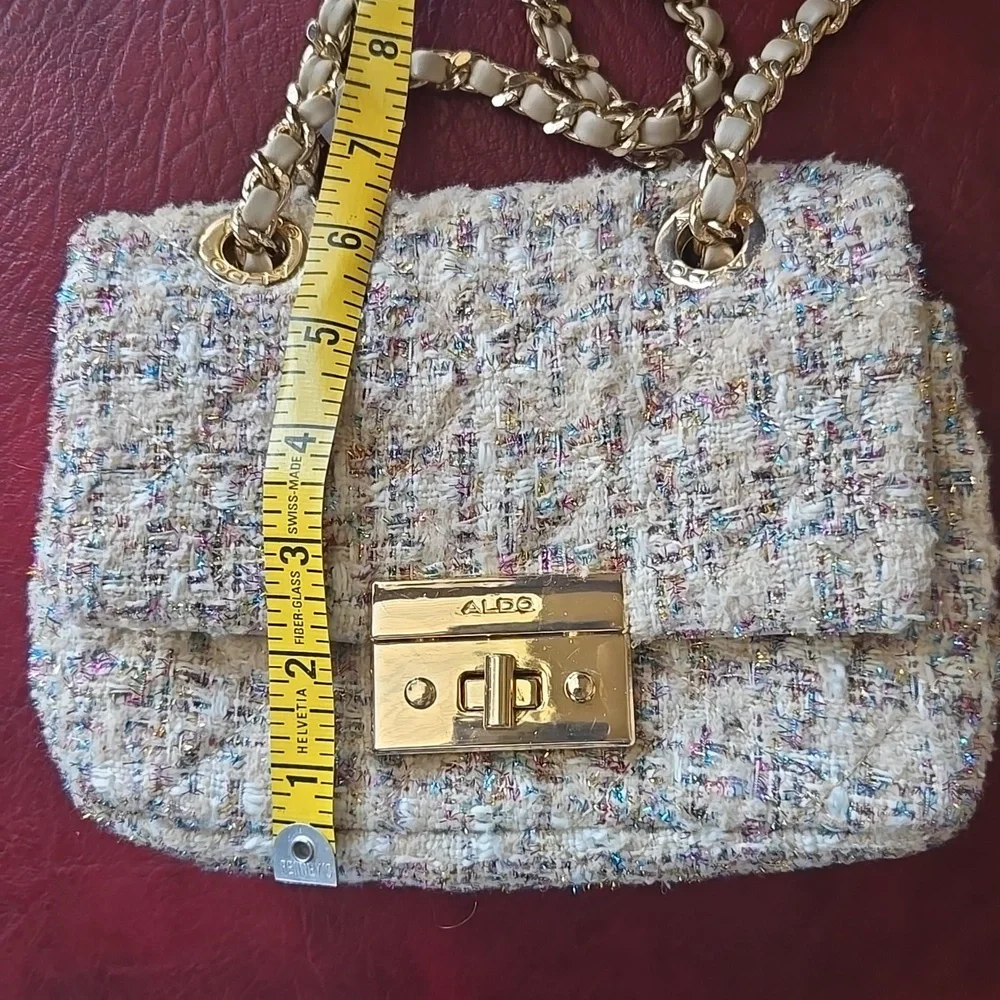 Aldo Quilted Handbag In Biege With Pastel Pink And Blue Accents. - Picture 7 of 16